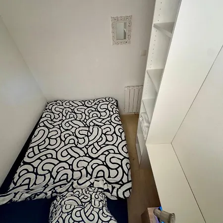 Apartment T2 Classe 2 Etoiles Proche De La Et Parking *