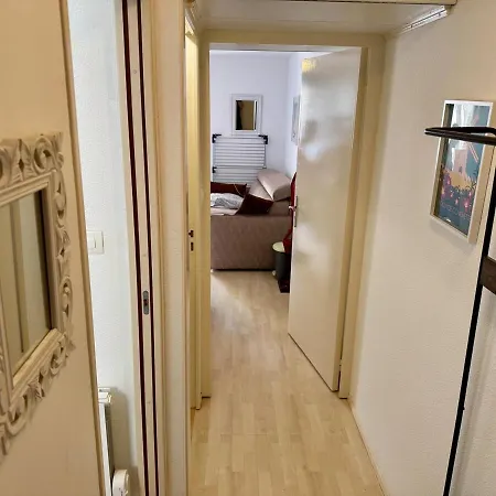 T2 Proche De La Et Parking Apartment
