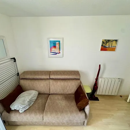 Apartment T2 Classe 2 Etoiles Proche De La Et Parking *