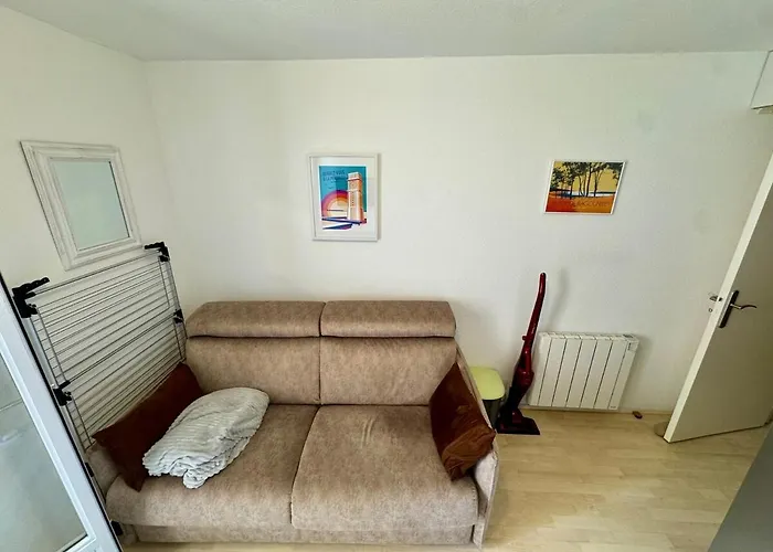 公寓 T2 Proche De La Et Parking *